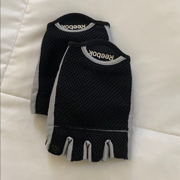 reebok workout gloves